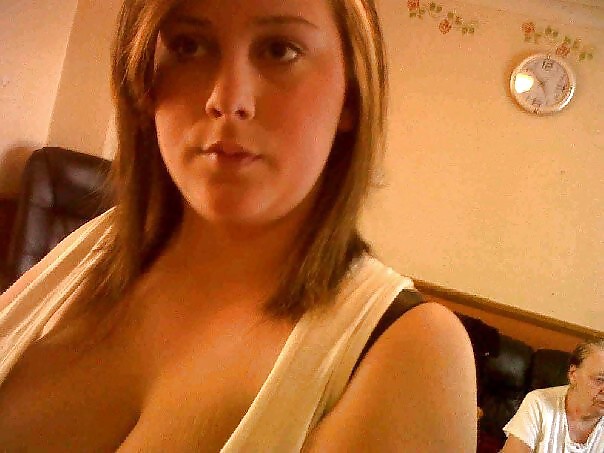 Porn Pics SmutDates Username 'AliciaSingle18'