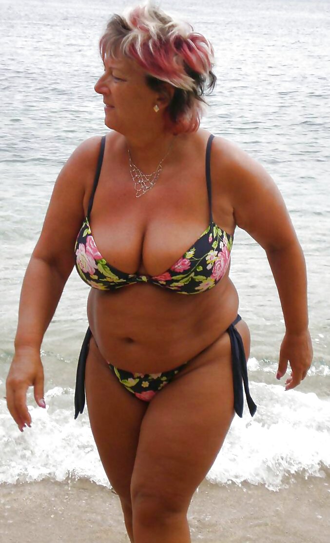 Porn Pics Swimsuits bikinis bras bbw mature dressed teen big huge - 51