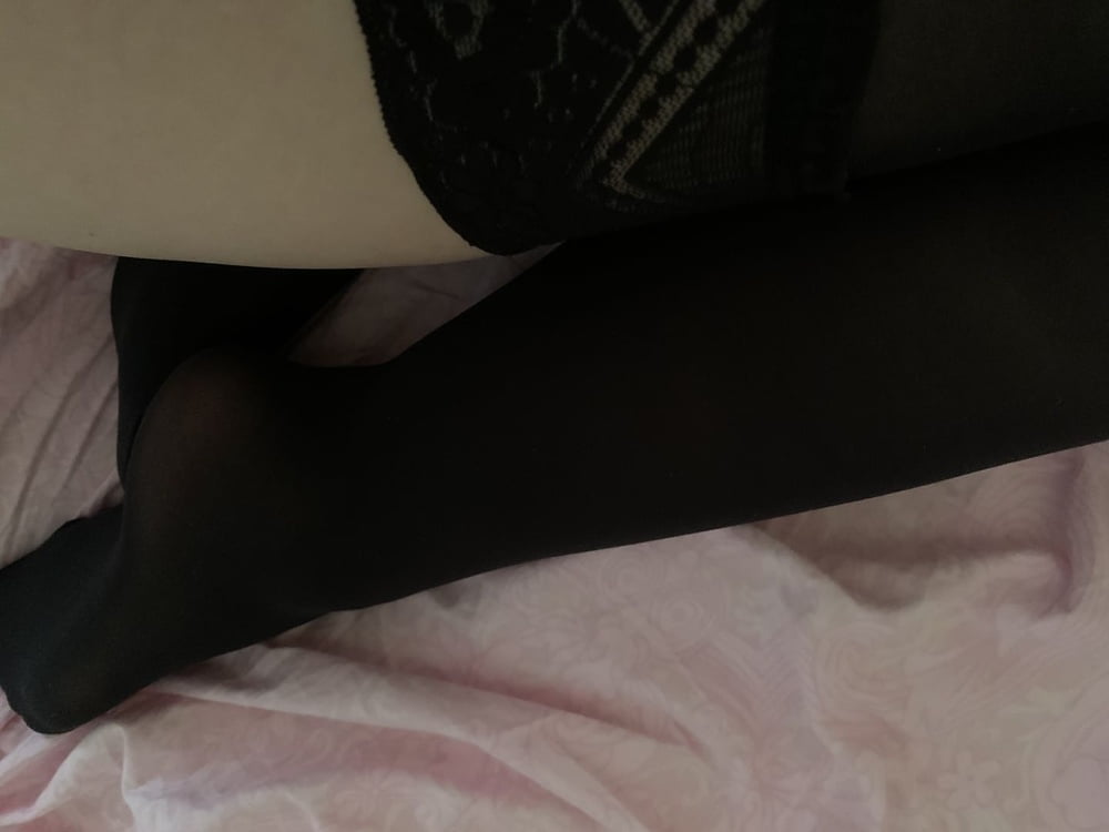 Black stockings - 6 Photos 