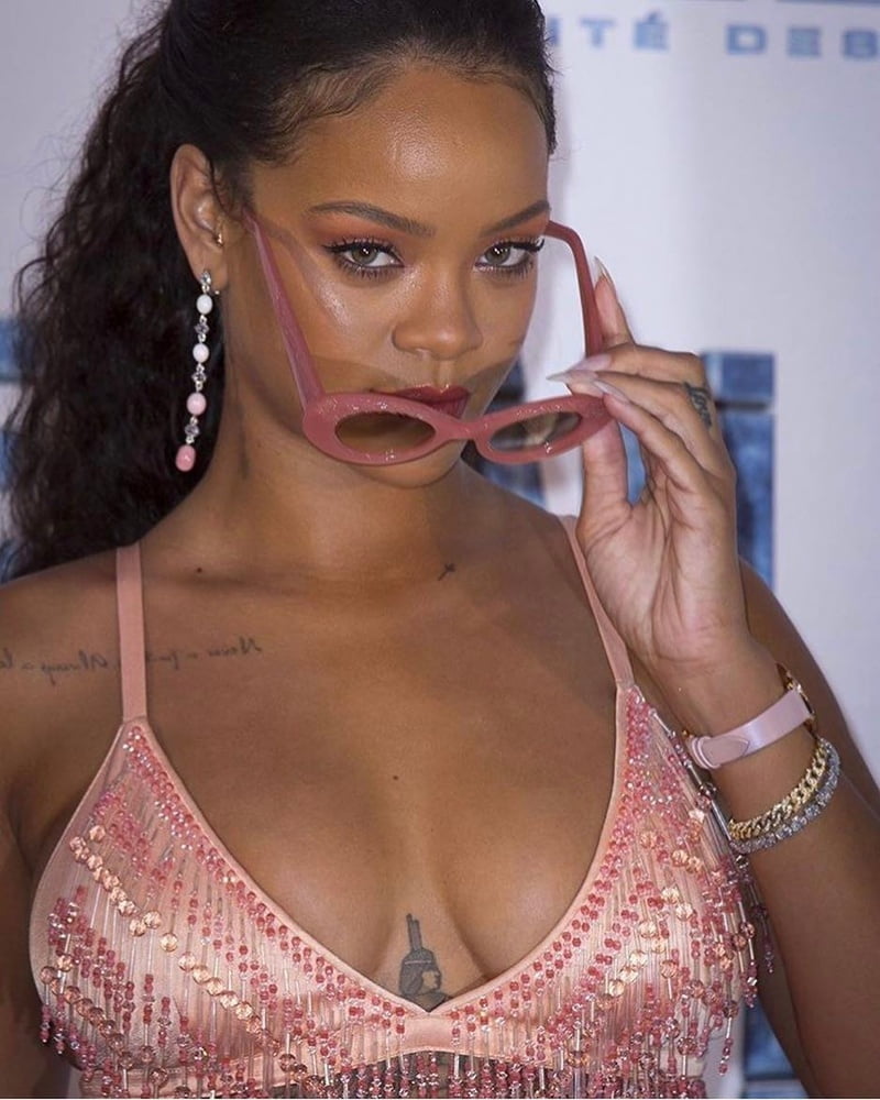Rihanna Thick And Sexy 22 Pics Xhamster