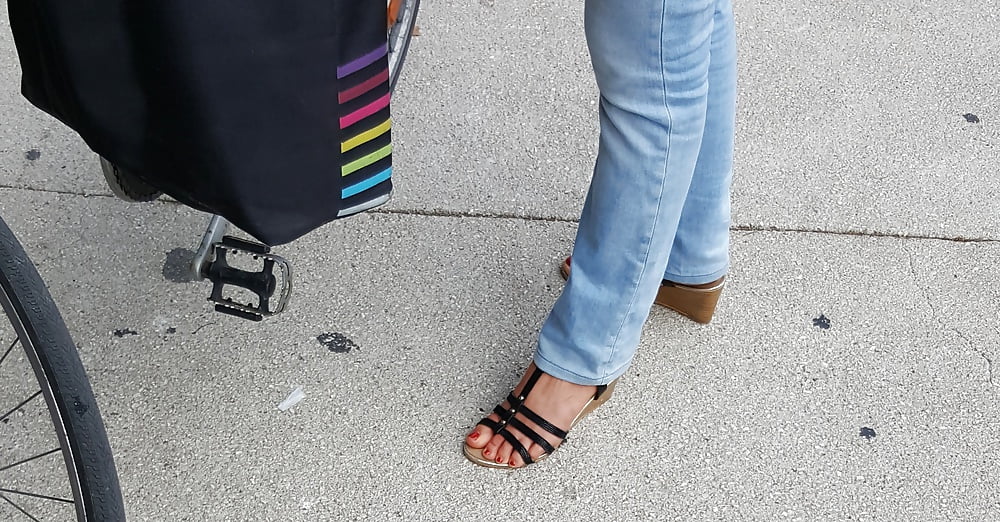 Porn Pics Candid feet