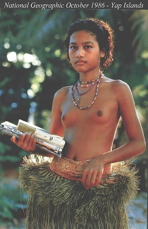 Nude women tahiti Topless Tahiti