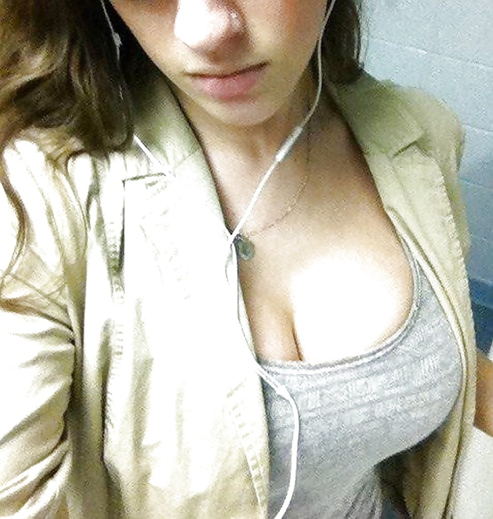 Porn Pics Slutbook February 2016