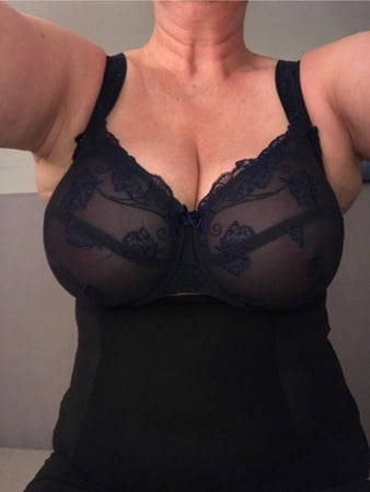 My wifes heavy big titts in bra