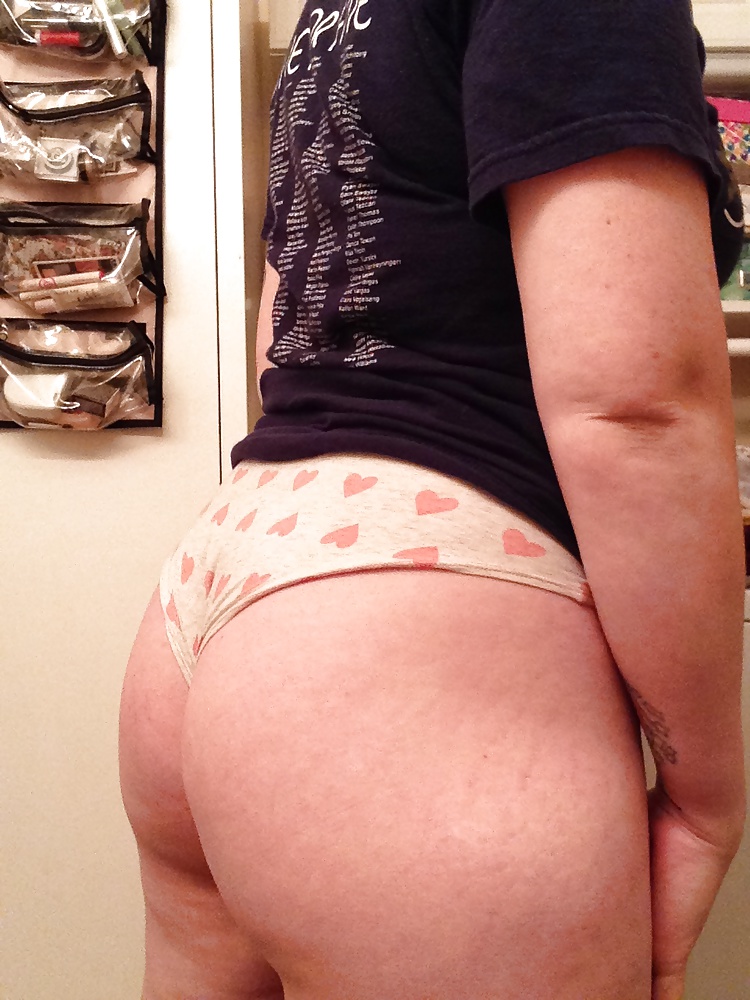 Porn Pics My whore's ass and asshole