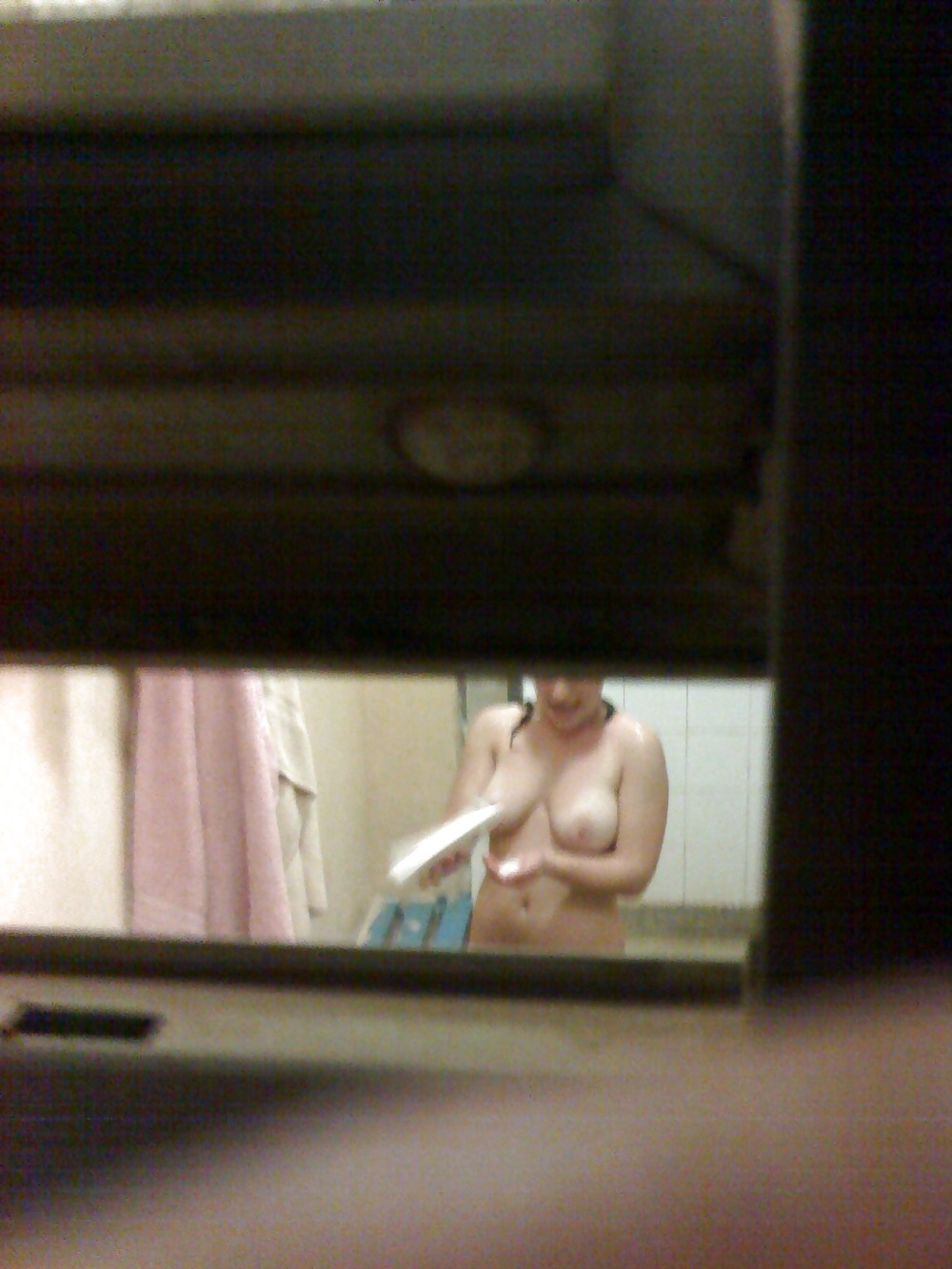 Porn Pics Israeli Army Girls - Shower Voyeur - 16.02.10