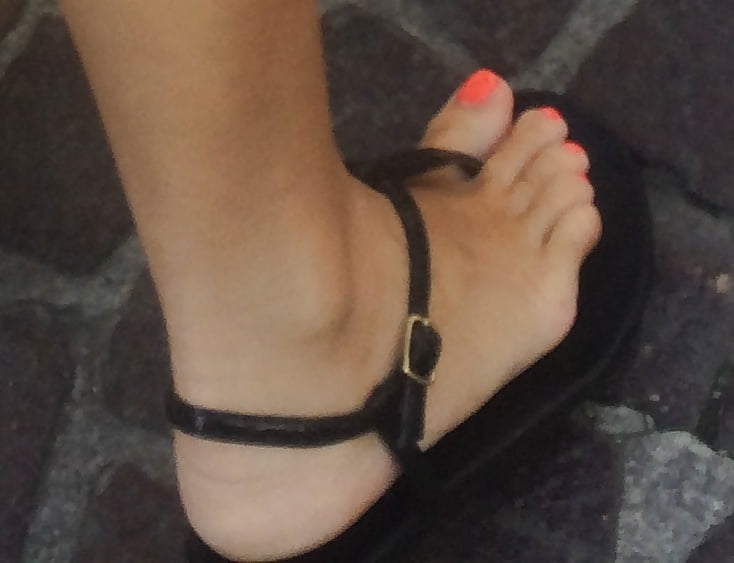 Porn Pics Friends feet