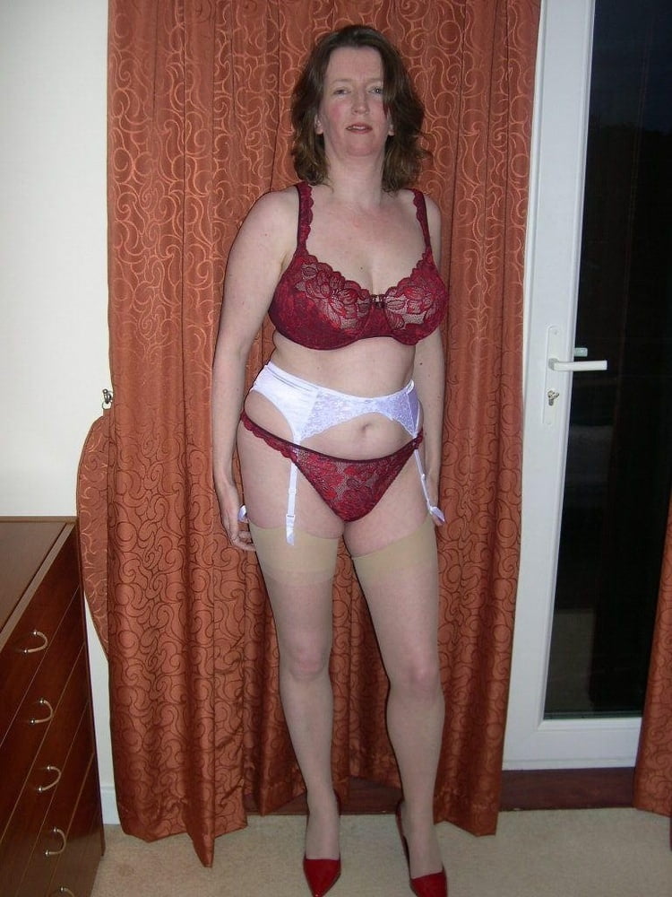 Uk Milf Sarah Wearing Shiny Tan Stockings 28 Pics Xhamster