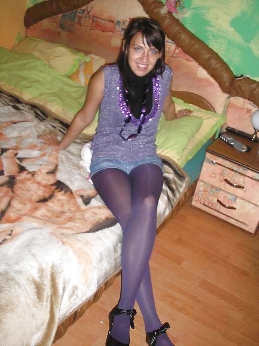 Porn Pics Amateurs In Coloured Pantyhose 2