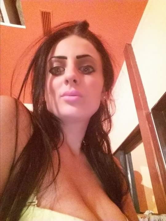 Porn Pics Adda, italienne, la grande soeur de Kyllah