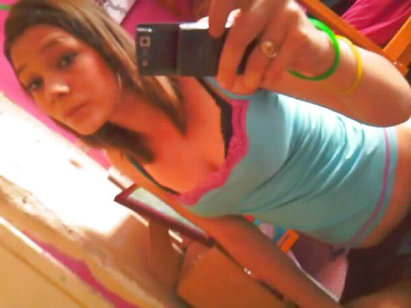 Porn Pics lilSocial Network Tramps & Heart Breakers