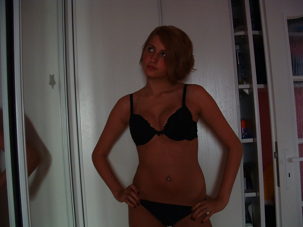 Porn Pics Young Babe Poses NON-NUDE SeT (Simon1988)