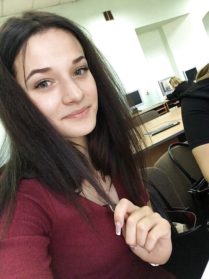 Porn Pics (This cunt loves to suck dick)