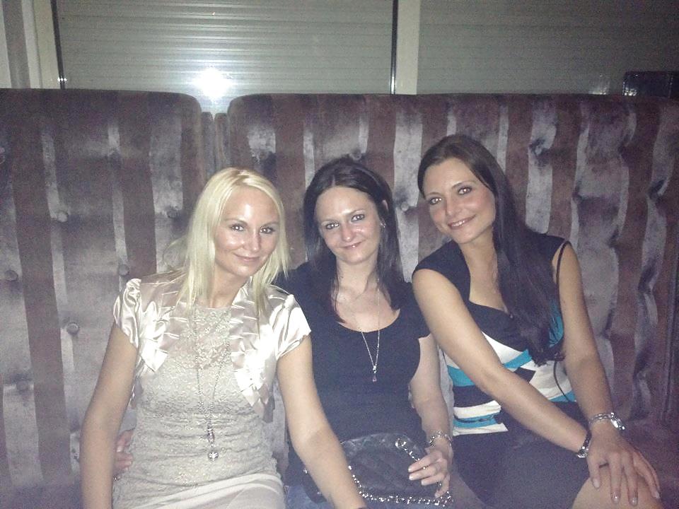 Porn Pics Welche ist geiler (Which one is hotter) 3 ?