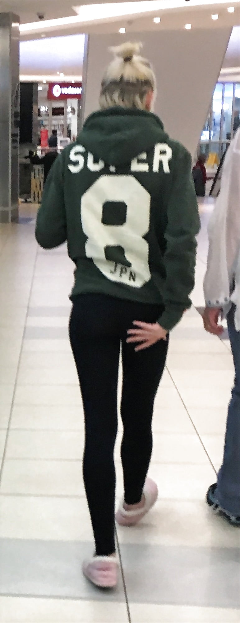 Porn Pics Sexy tight little mall slut