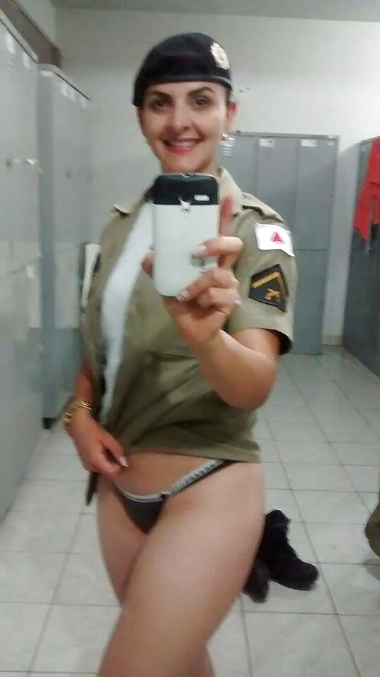 Watch SDRUWS2 - ANOTHER BRAZILIAN POLICE OFFICER LEAKED PICS - 15 Pics at x...