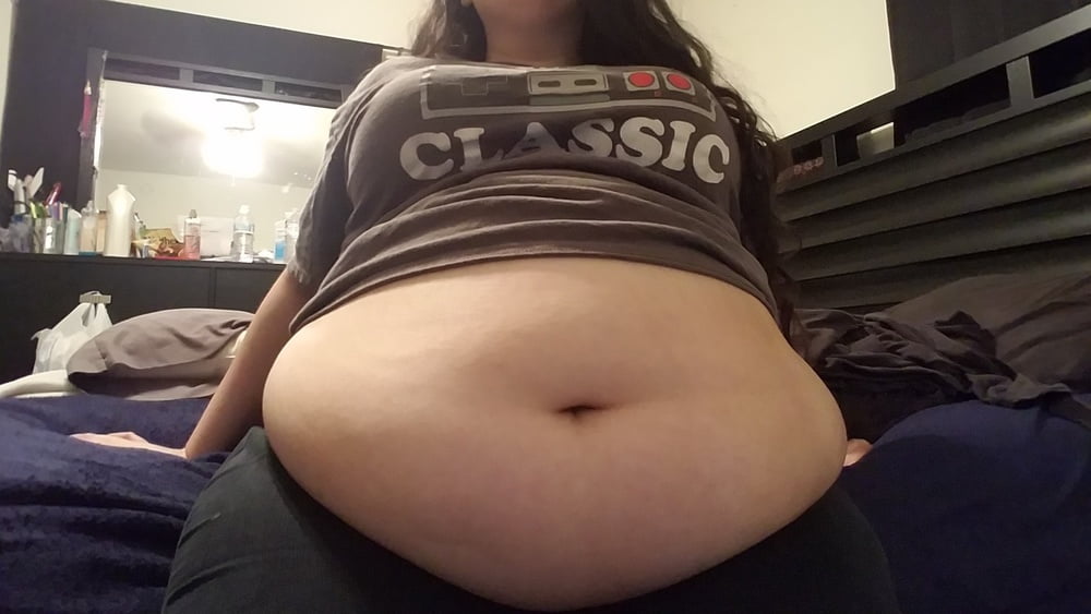 Fat belly girl tumblr 💖 She just can't help it (Cherry Green