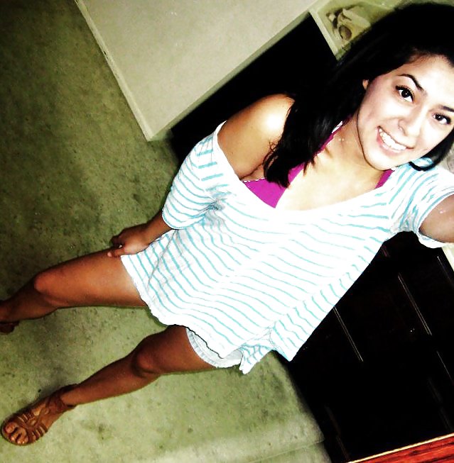 Porn Pics Always down for a good fucking.