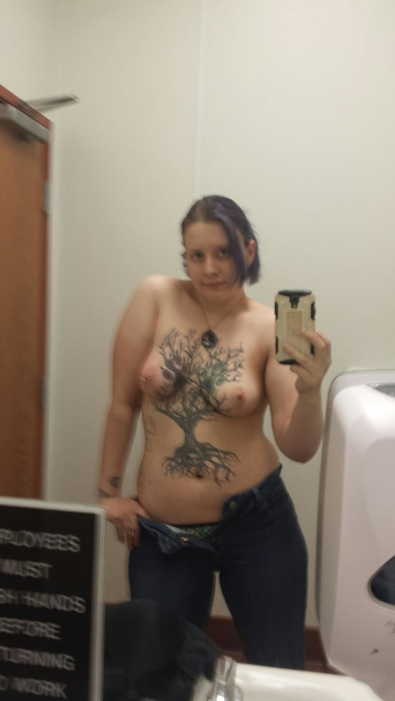 Sexy curvy amateur girl - 38 Photos 