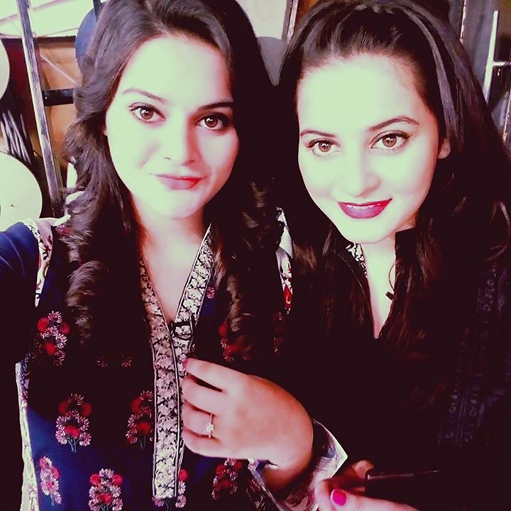 Porn Pics Double Dose of Indian Curry Cunts