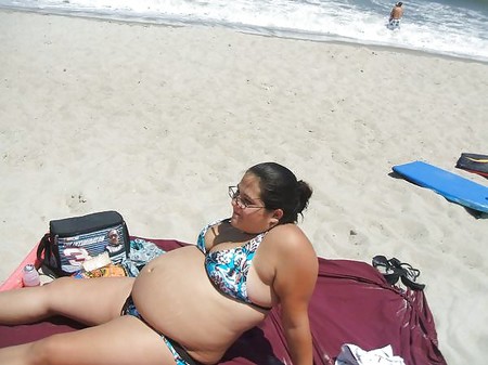 Pregnant women in bikini 1.