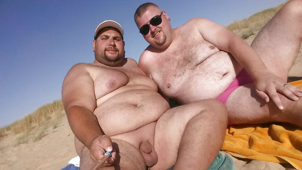 Naked Chubs And Bears On The Beach 95 Bilder