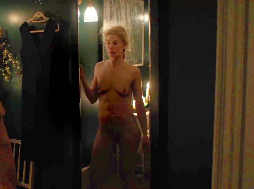 Rosamund Pike FULLY NUDE SCENE - 7 Pics at xHamster.com! xHamster is the be...