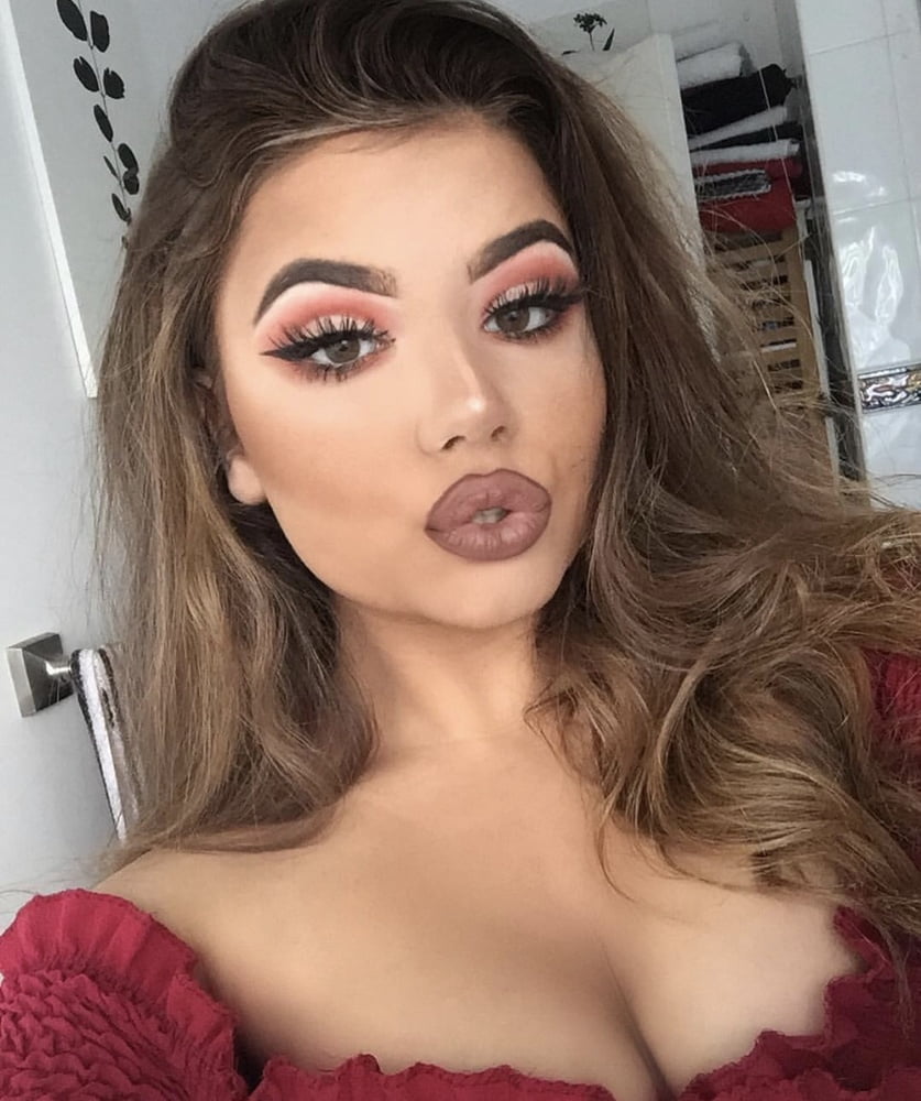 Porn Pics Dirty Comments For This Makeup Obsessed Slut Teen