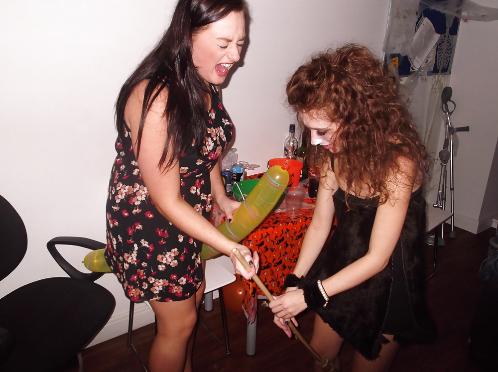 Porn Pics Stolen from Public Network