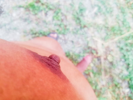 mis ricos pezones de macho deliciosas tetillas            