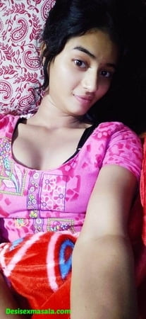 Sexy desi Figure Girl Showing Cute And Tite Boobs