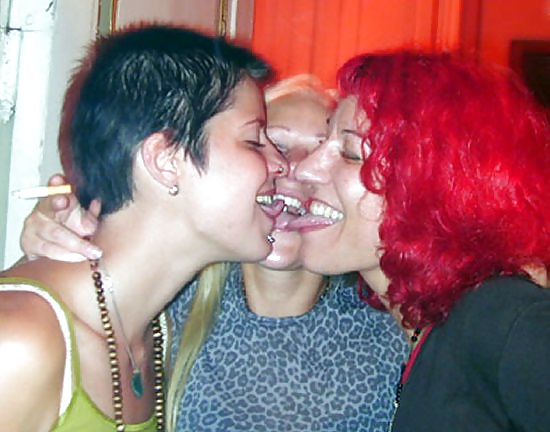Porn Pics Amateur girls kiss collections #2