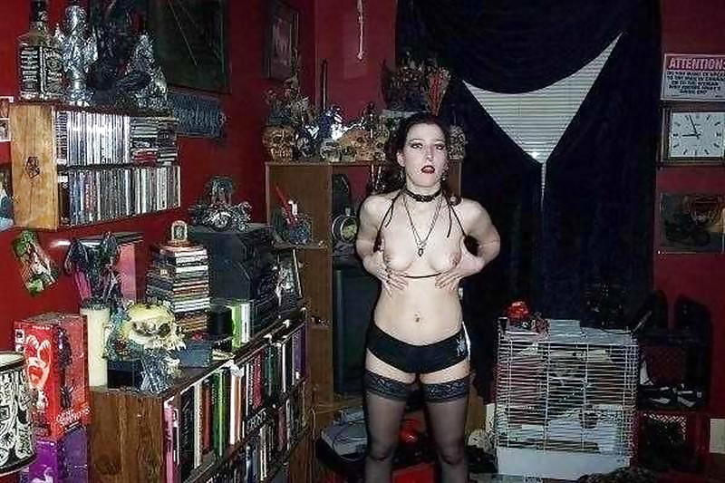 Porn Pics Slutty TEEN Goth - amateur