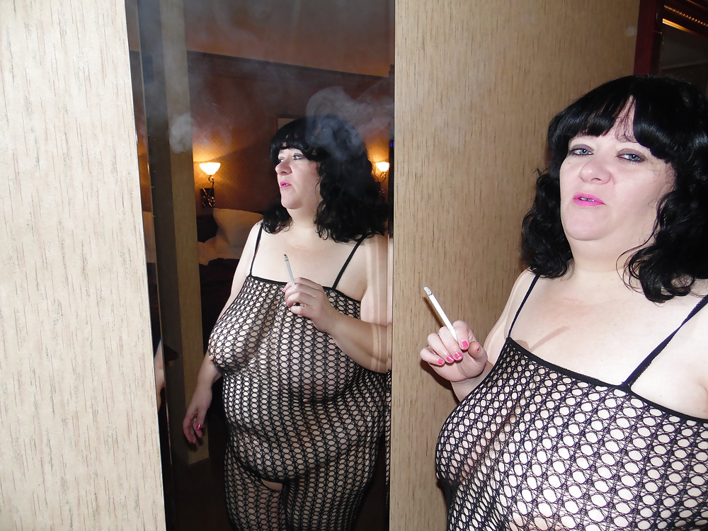 Porn Pics Mrs.MILF Slut Showing off T&A Again..Smoking Hot