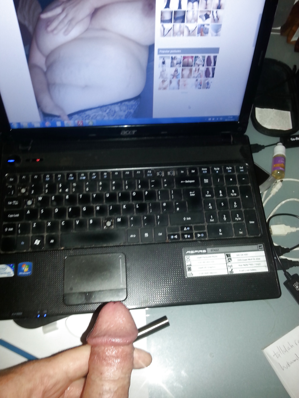 Porn Pics A hot friend sent me a tribute!