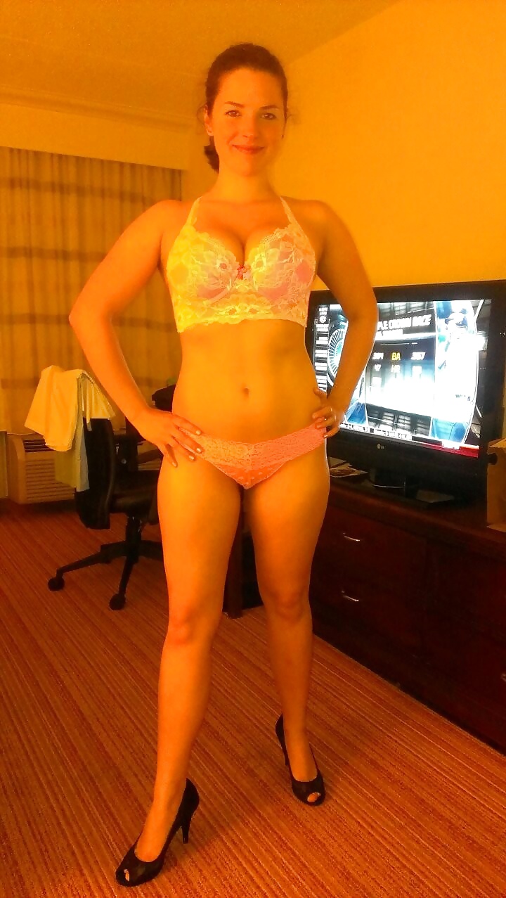 Porn Pics Busty Brynn in Lingerie