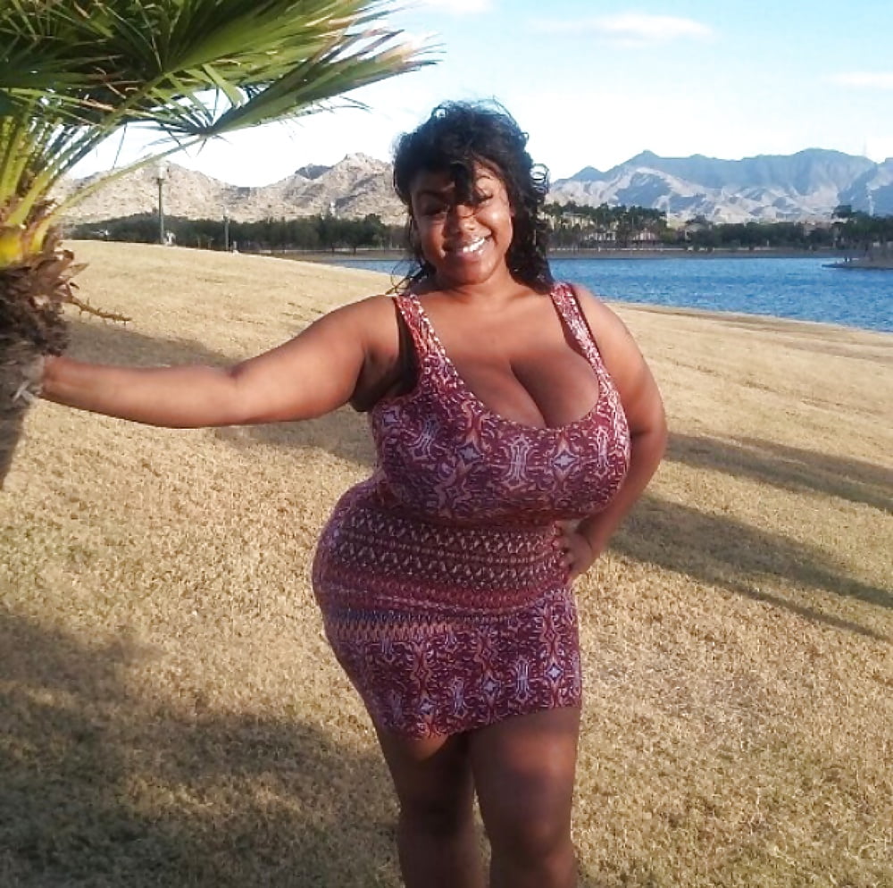 galerey-tolstushka-s-bolshoy-siski-eblya-v-zhopu-onlayn-gruppovuha