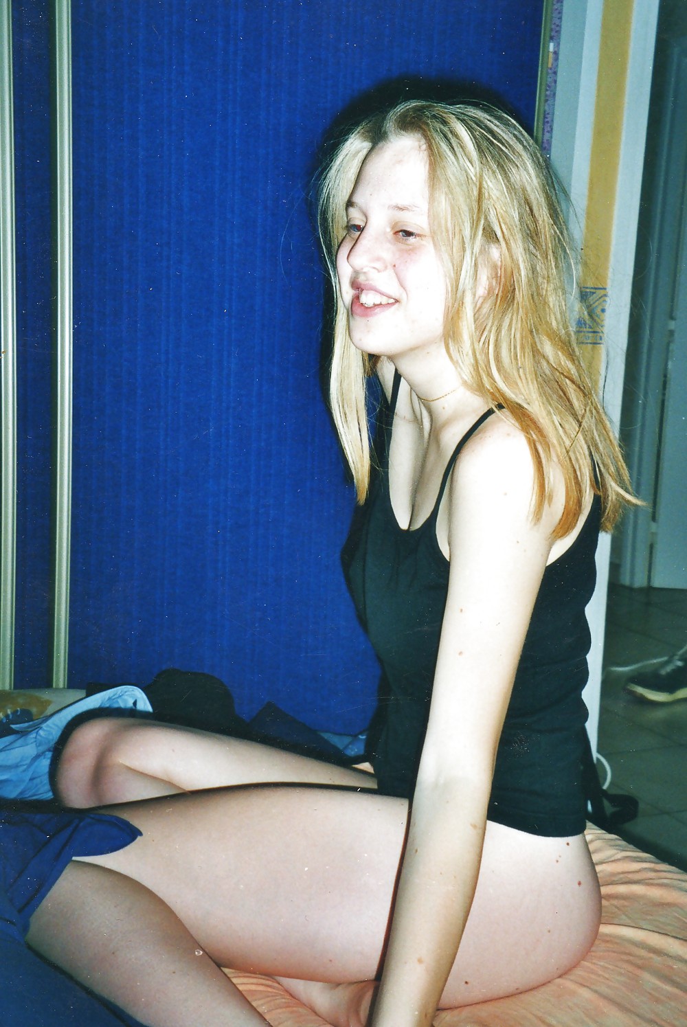 Porn Pics Use this slut!