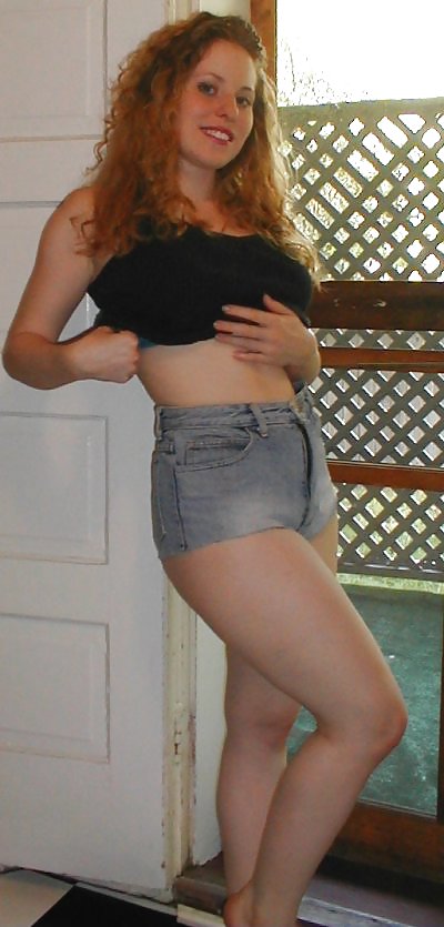 Porn Pics Kira Redhead Amateur Poses In Jean Shorts