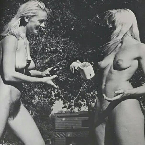 Naked Vintage Girls 80 - 111 Photos 