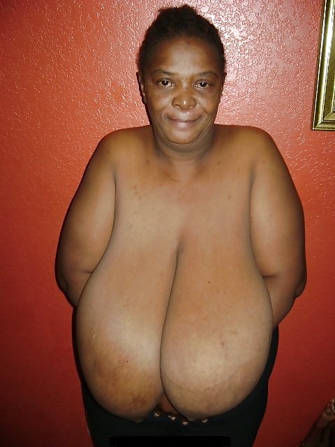 Black Granny Show Her Huge Boobs - 7 Pics  Xhamster-6412