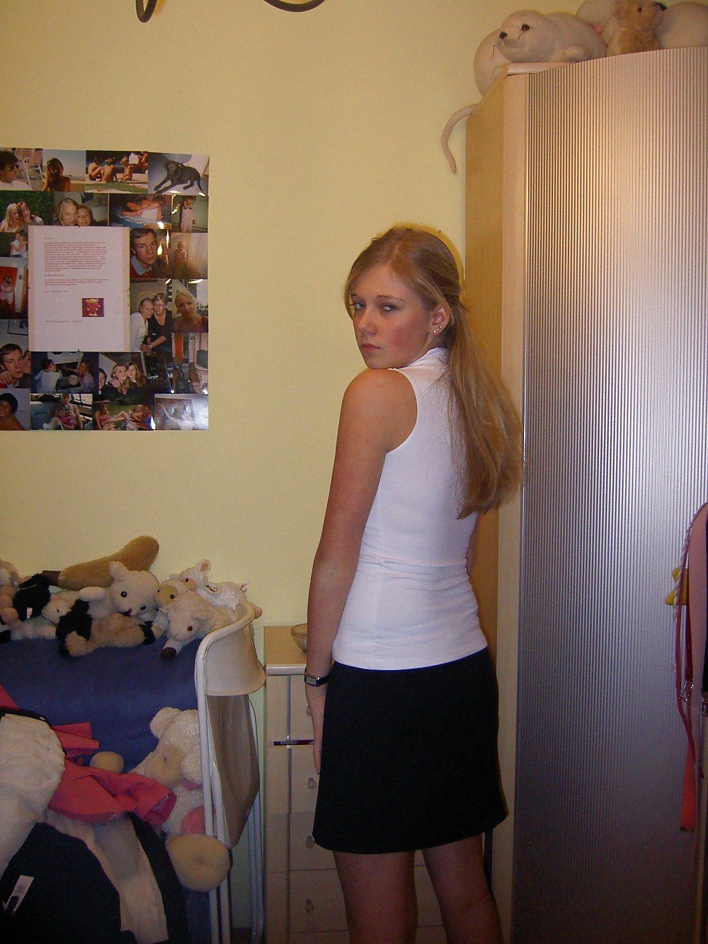 Porn Pics A soldiers girlfriend