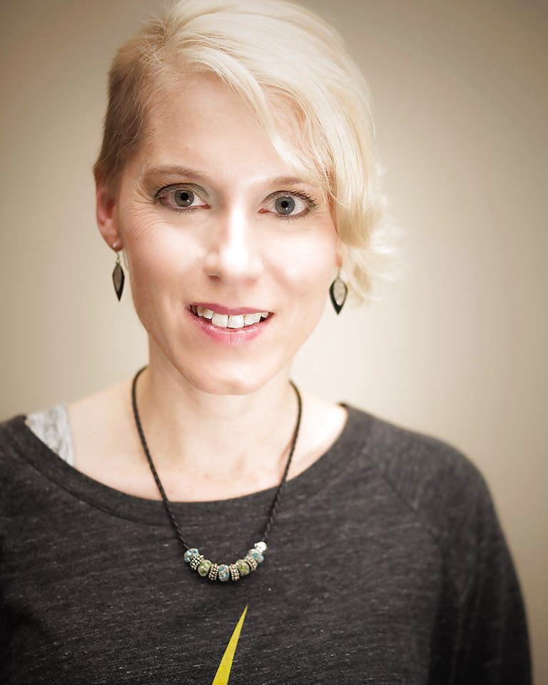 Porn Pics Facebook short haired hotties P3