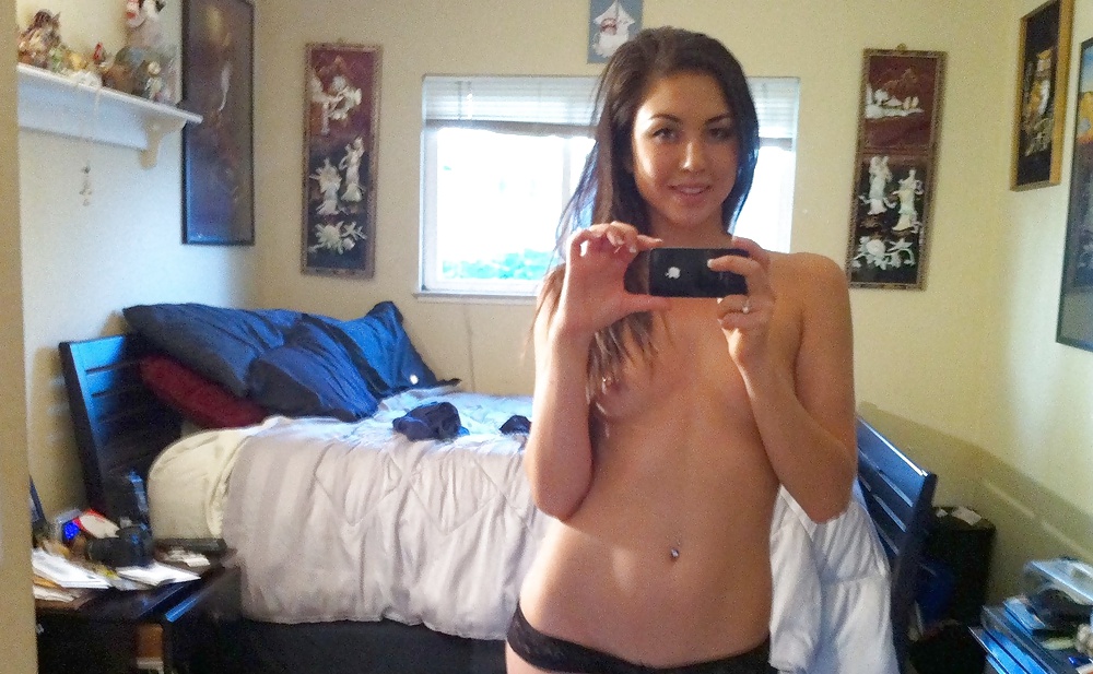 Porn Pics Naughty & Naked Teen Self Shots 5