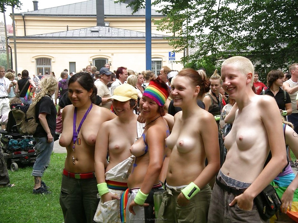 Porn Pics GIRLS TOGETHER: PUBLIC NUDITY TEENS SHOW THEIR TITS