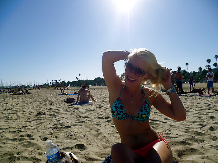 Porn Pics Bikini girls 2