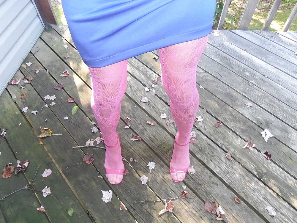 Porn Pics New pink lacey pantyhose and heels..