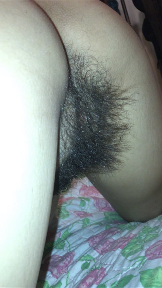 Extremely hairy wife- 6 Photos 