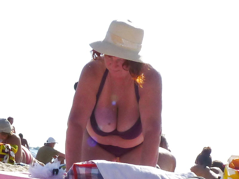 Porn Pics Mature Grannies on the beach! Amateur mixed!