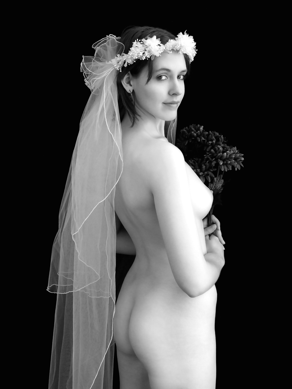 naked-bride-pictures-of-clementine-fords-nipples